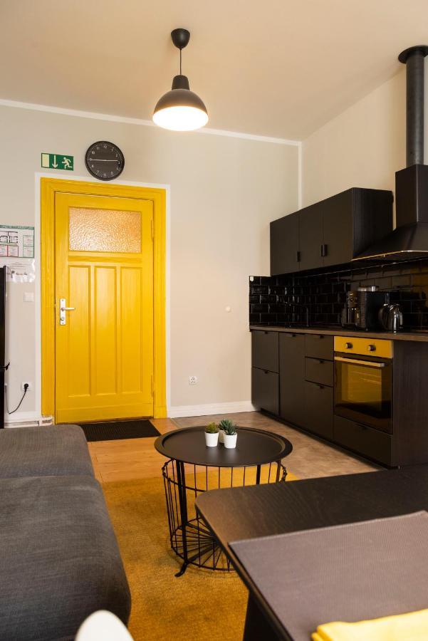 J.hl Ku'damm Style +a/c +rain-shower+u-station Apartamento Berlim